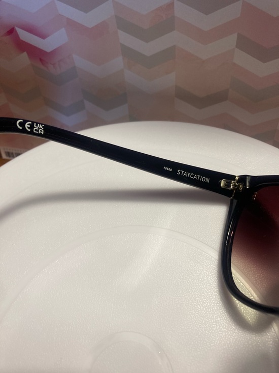 Quay Black Cat-Eye Staycation Sunglasses with Pink Gradient Lenses main image 7
